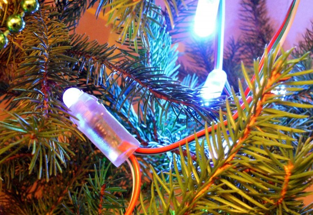 WS2811 RGB LEDs on Christmas tree